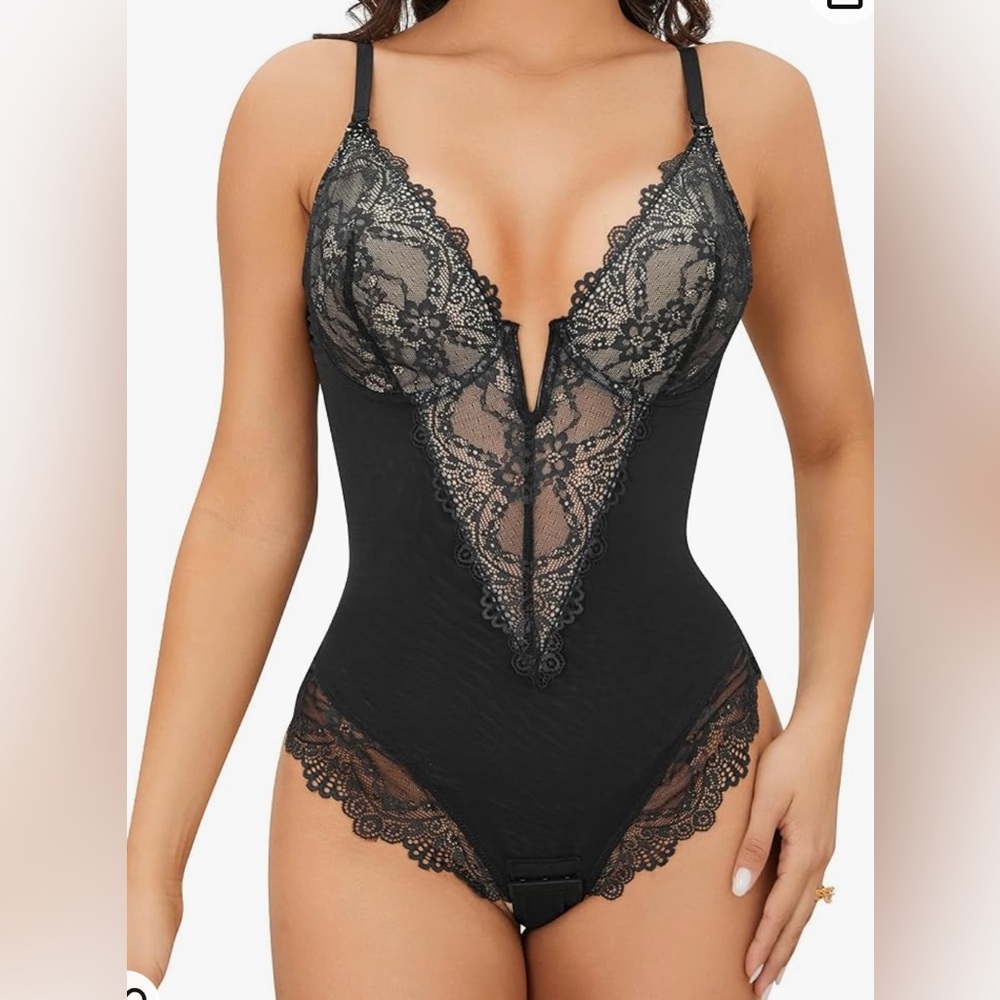 SAYFUT Lace Shapewear Bodysuit
for Women V-Neck Tummy Contr...
Images